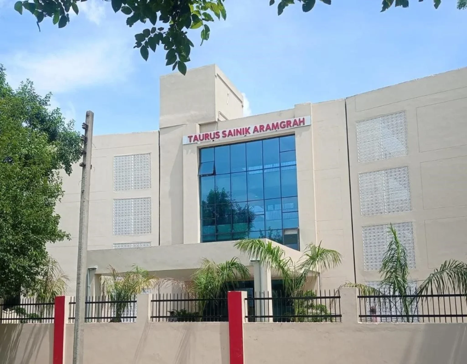 Home 38 Taurus Sainik Aramgrah Delhi